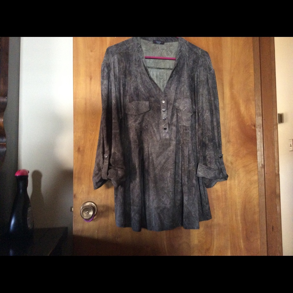 NWOT SIZE 2X BLOUSE. BROWN/BIEGE.